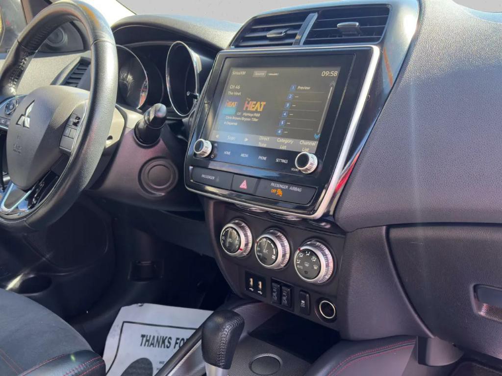2022 Mitsubishi Outlander Image 12