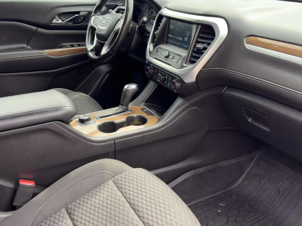 2018 GMC Acadia Image 18