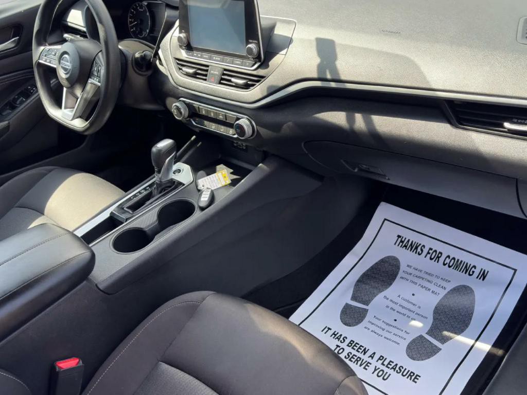 2020 Nissan Altima Image 15
