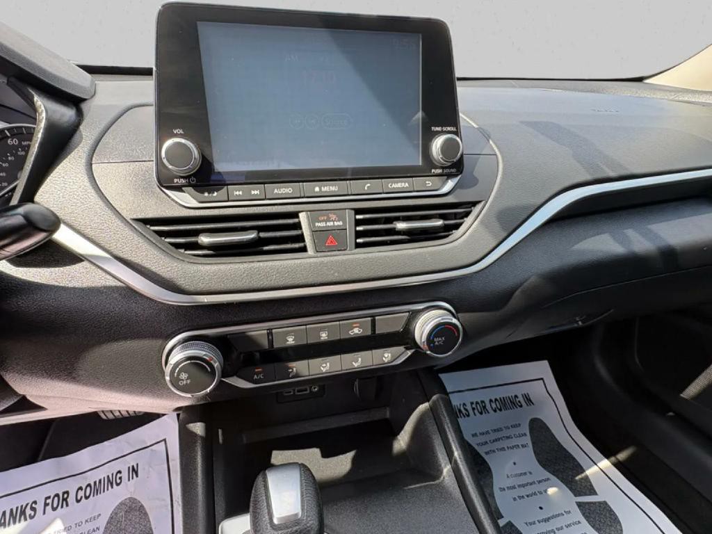 2020 Nissan Altima Image 16