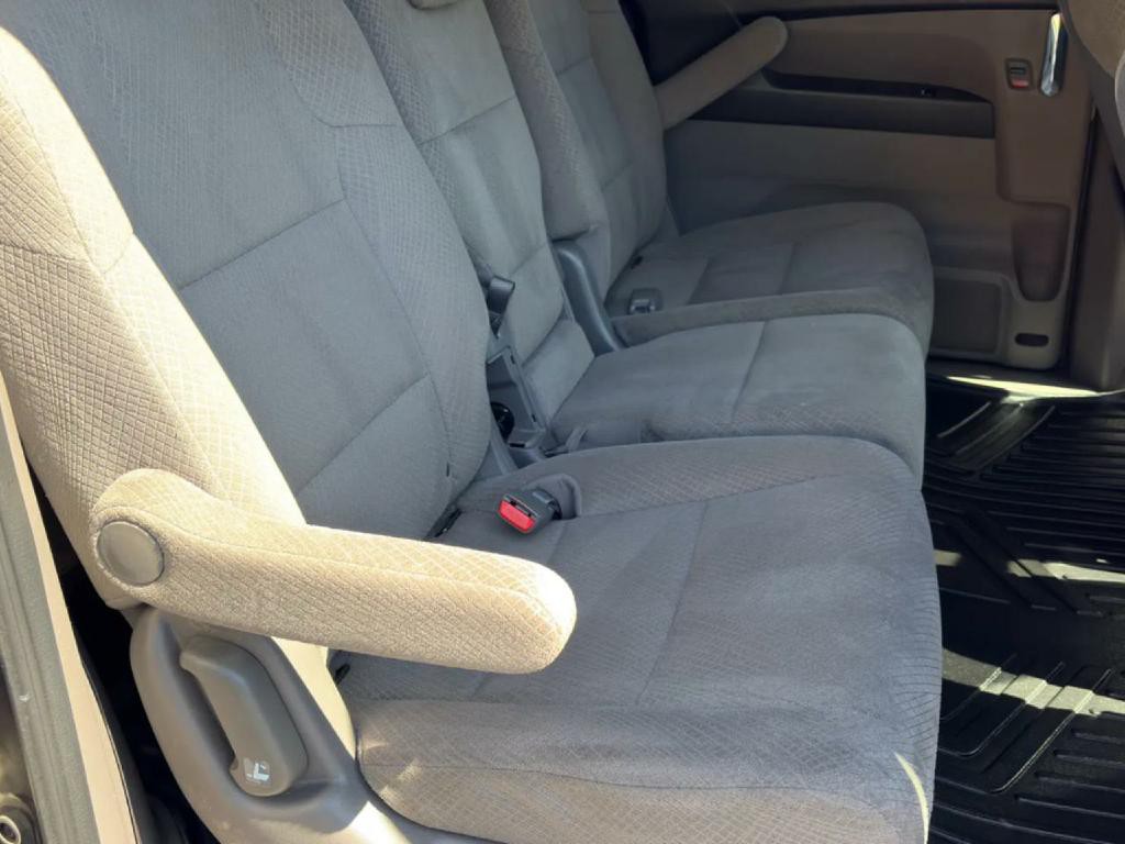 2015 Honda Odyssey Image 6