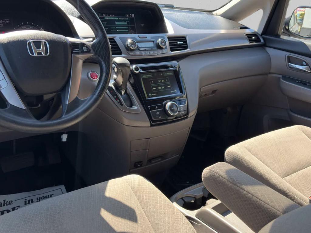 2015 Honda Odyssey Image 9