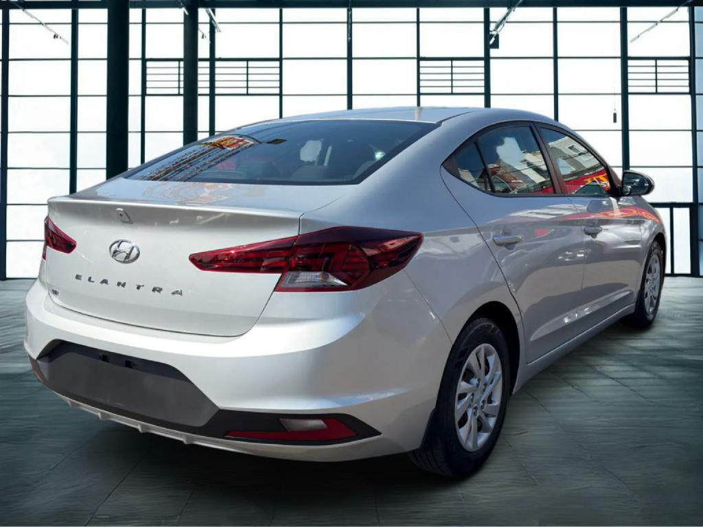 2020 Hyundai Elantra Image 2