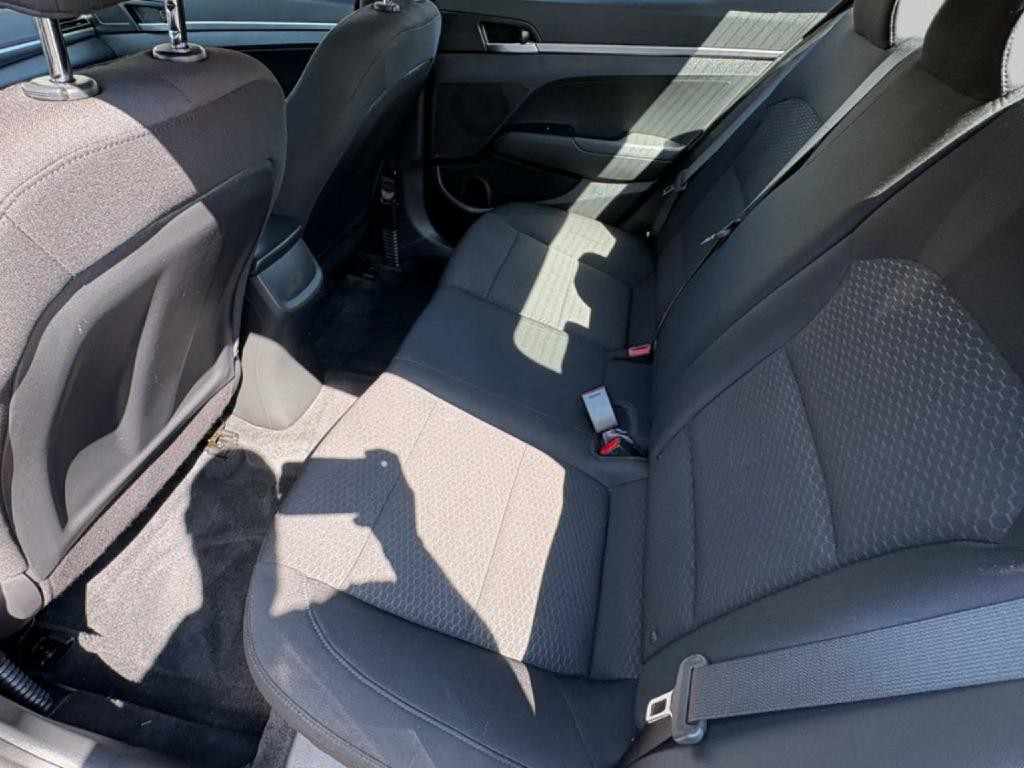 2020 Hyundai Elantra Image 11