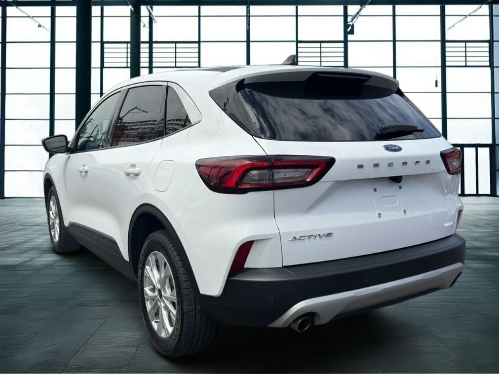 2023 Ford Escape Image 3