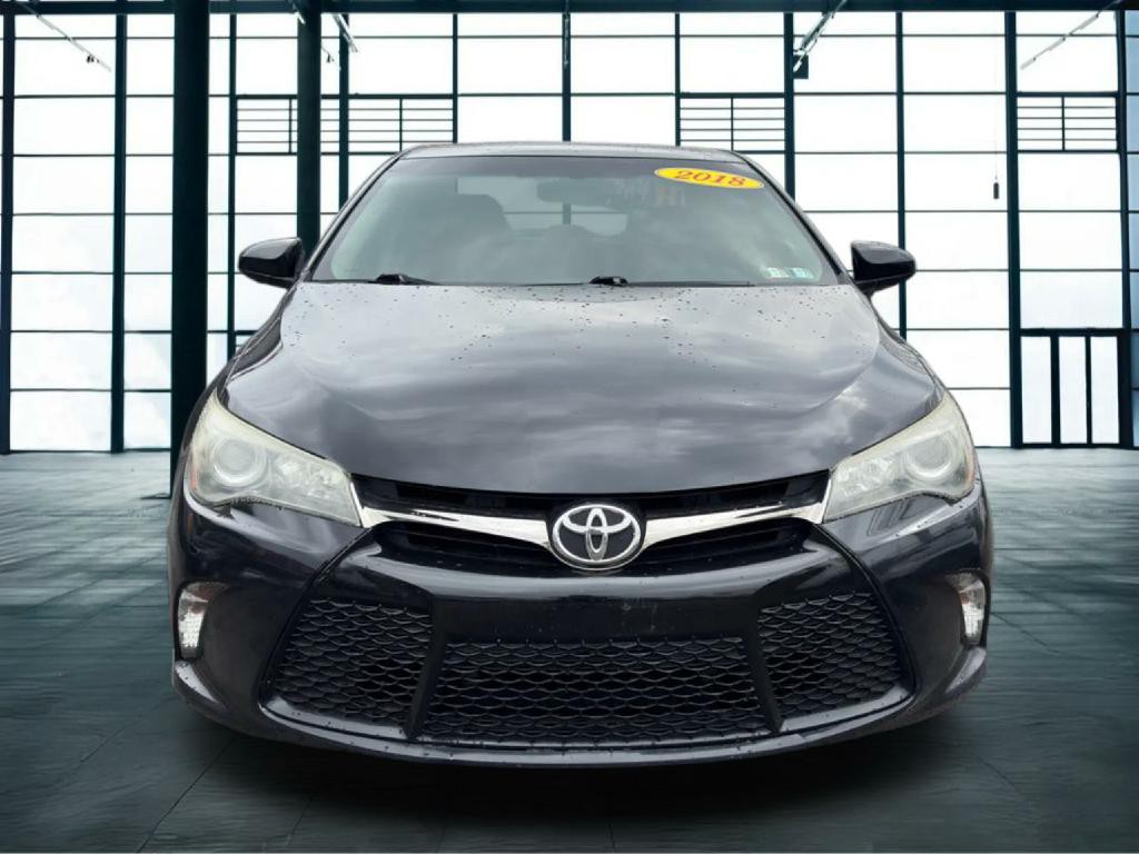 2017 Toyota Camry Image 2