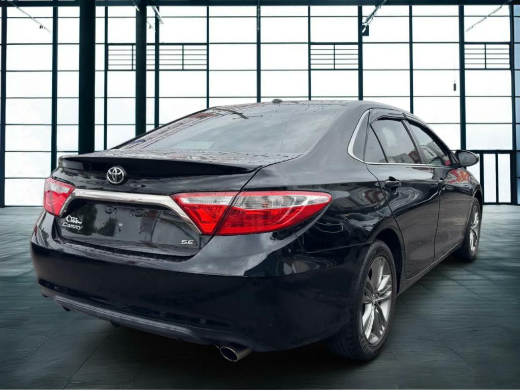 2017 Toyota Camry Image 3