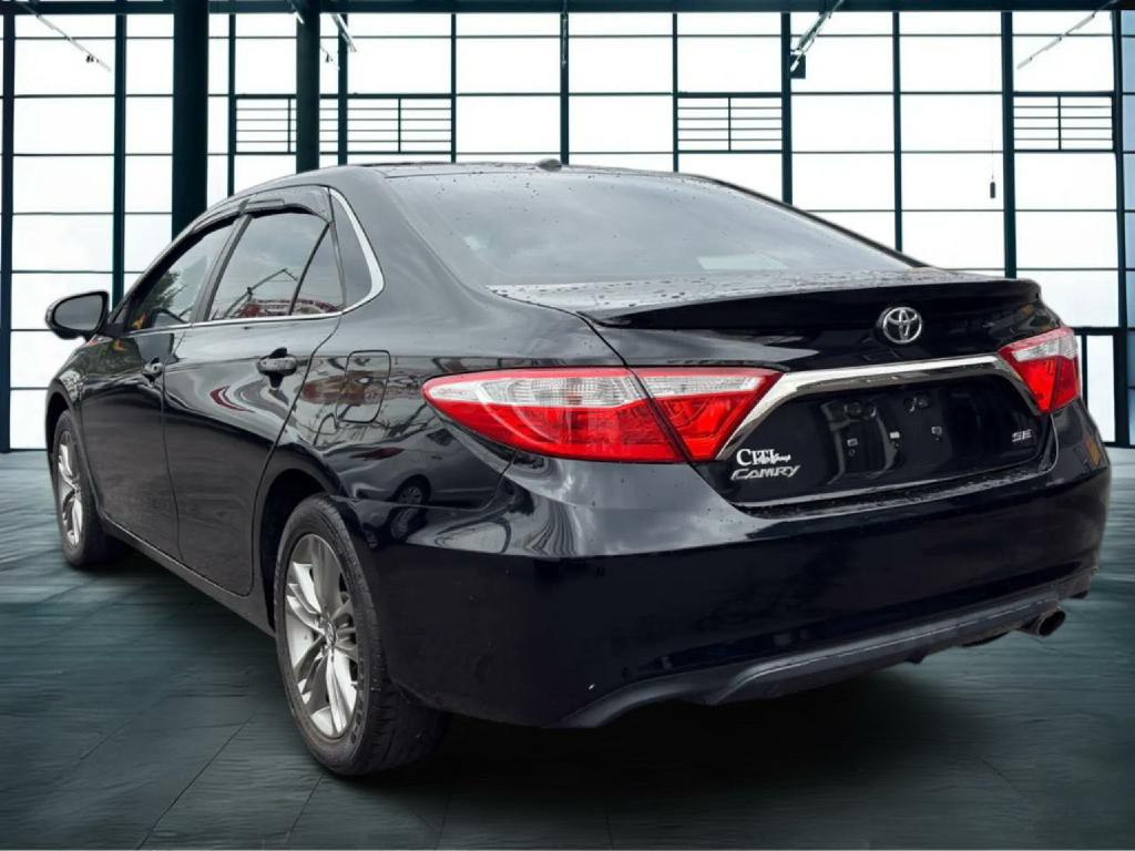 2017 Toyota Camry Image 4