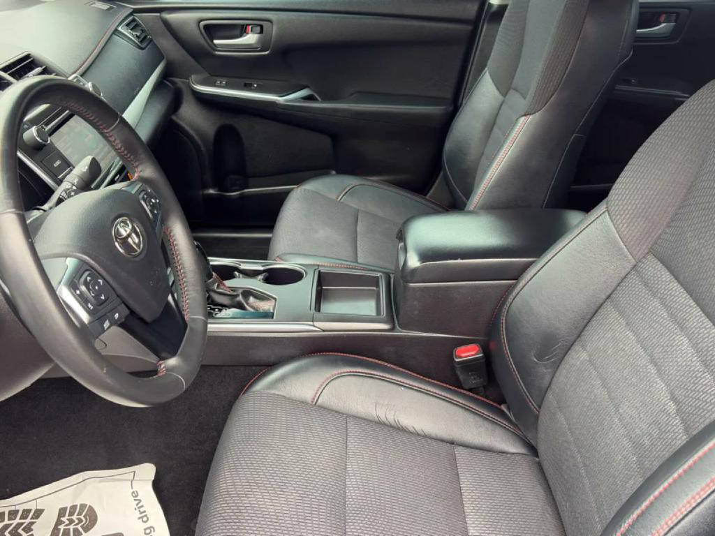 2017 Toyota Camry Image 6