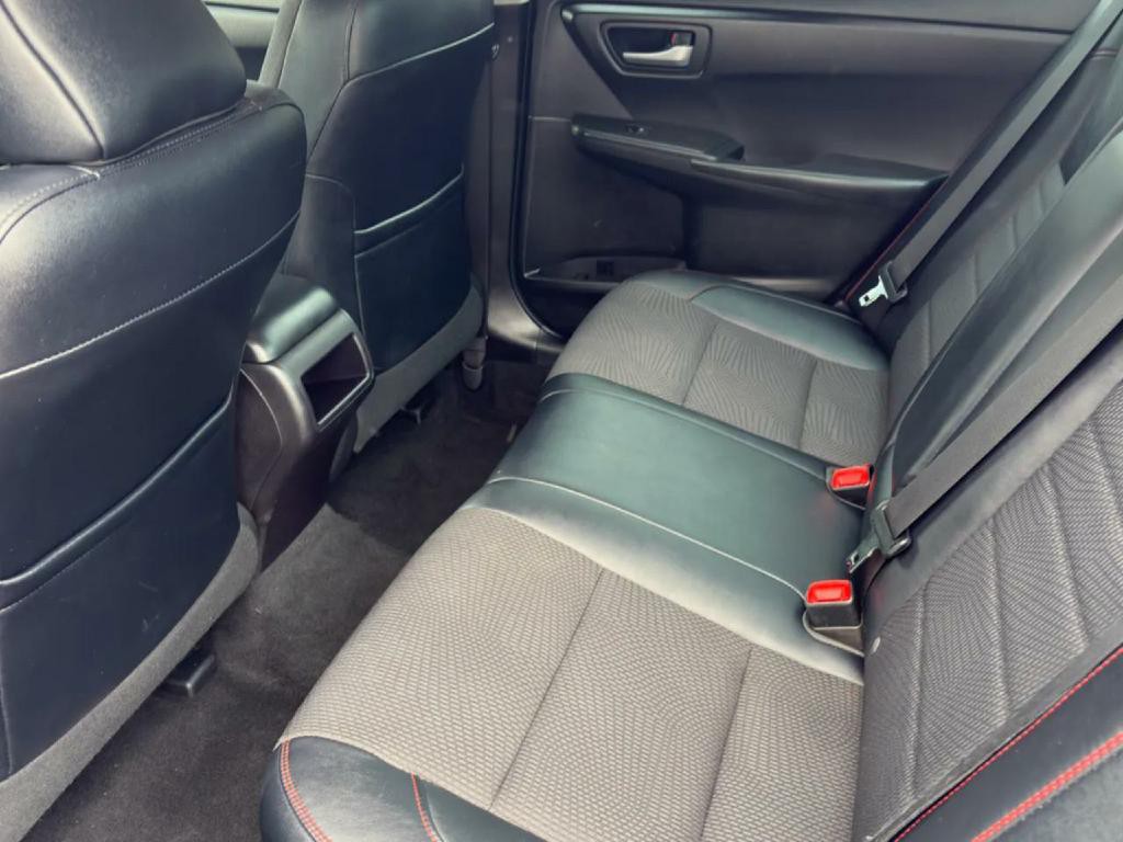 2017 Toyota Camry Image 9