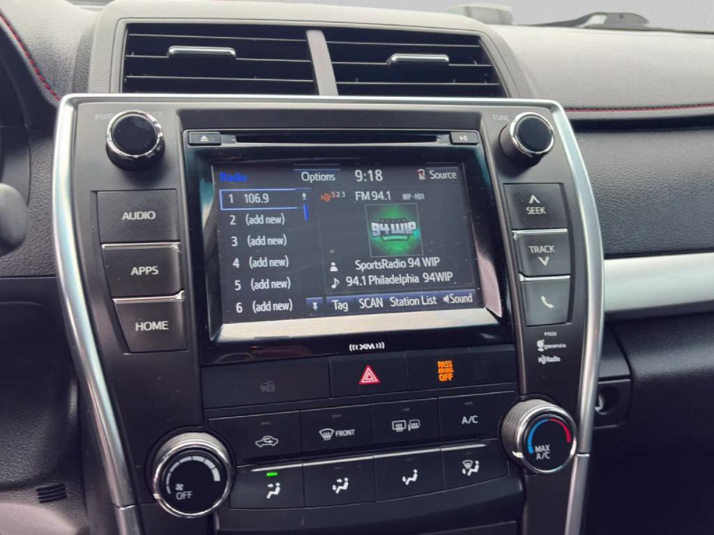 2017 Toyota Camry Image 12