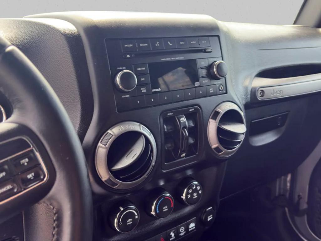 2017 Jeep Wrangler Image 12