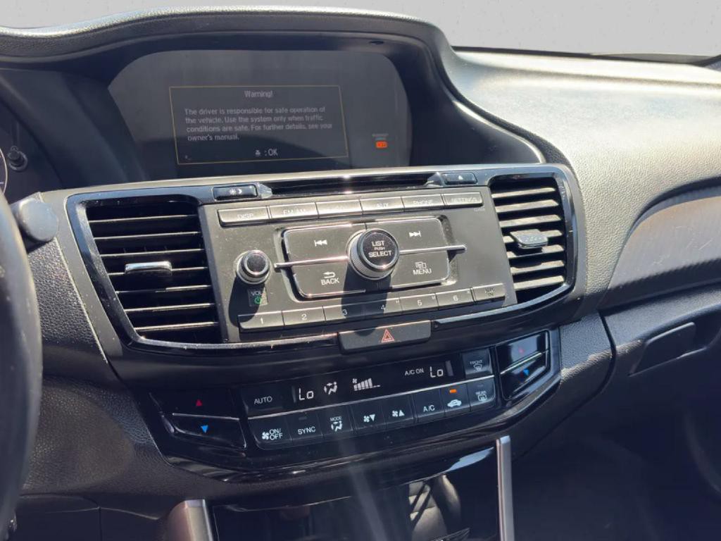 2017 Honda Accord Image 8