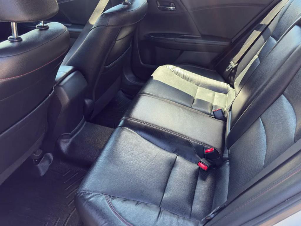 2017 Honda Accord Image 12
