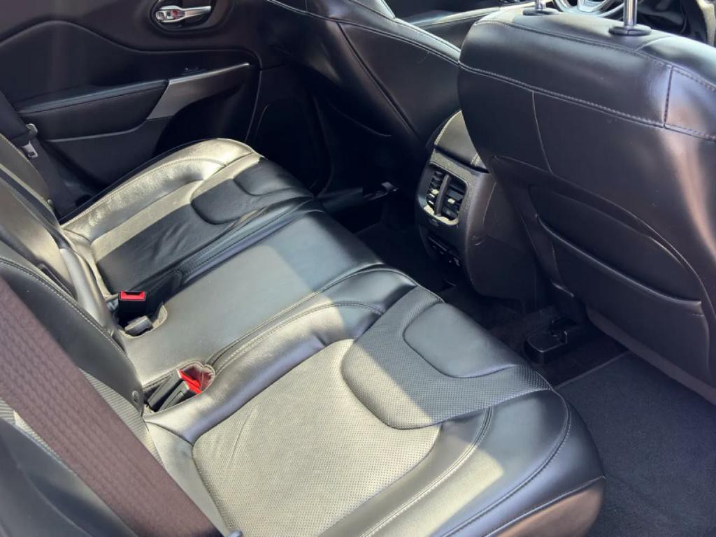 2019 Jeep Cherokee Image 13