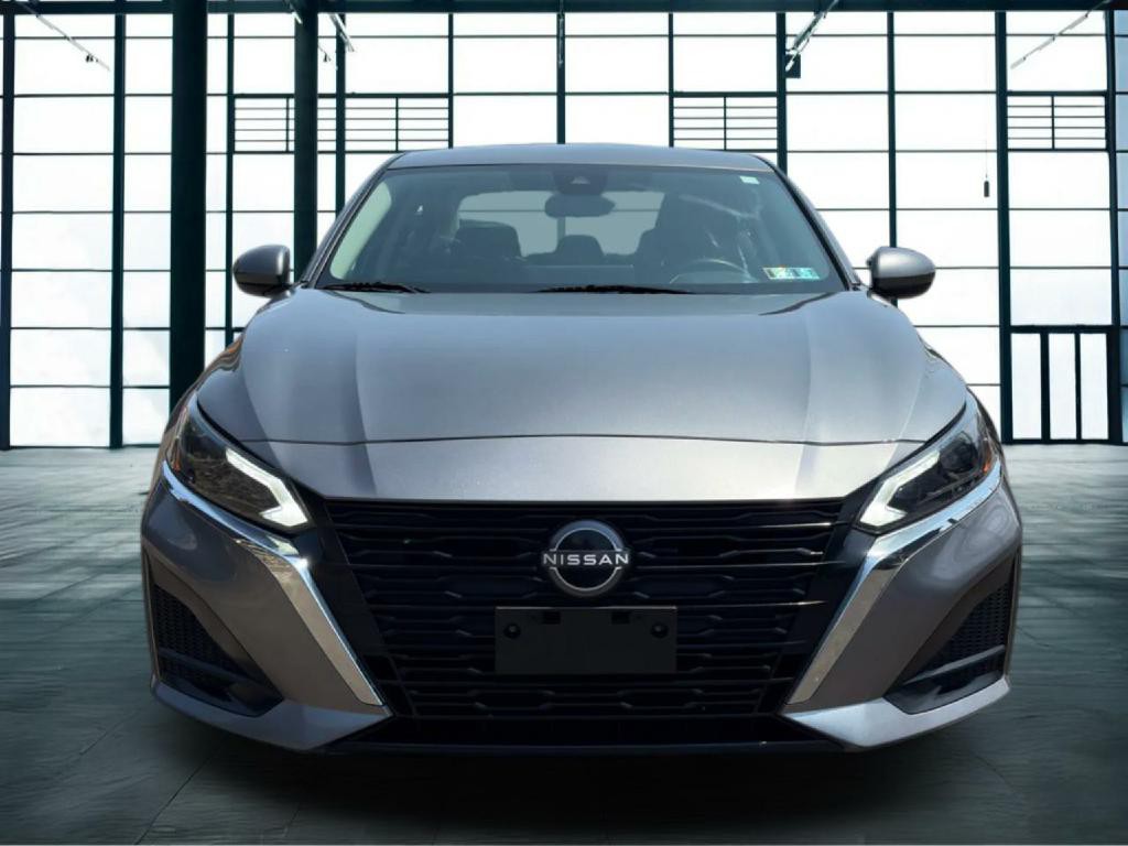 2023 Nissan Altima Image 2