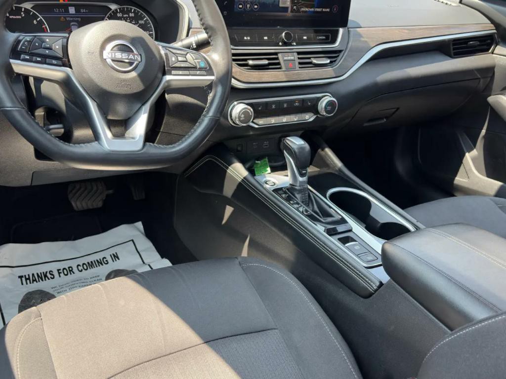 2023 Nissan Altima Image 12