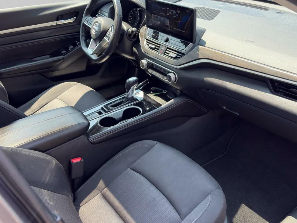 2023 Nissan Altima Image 14