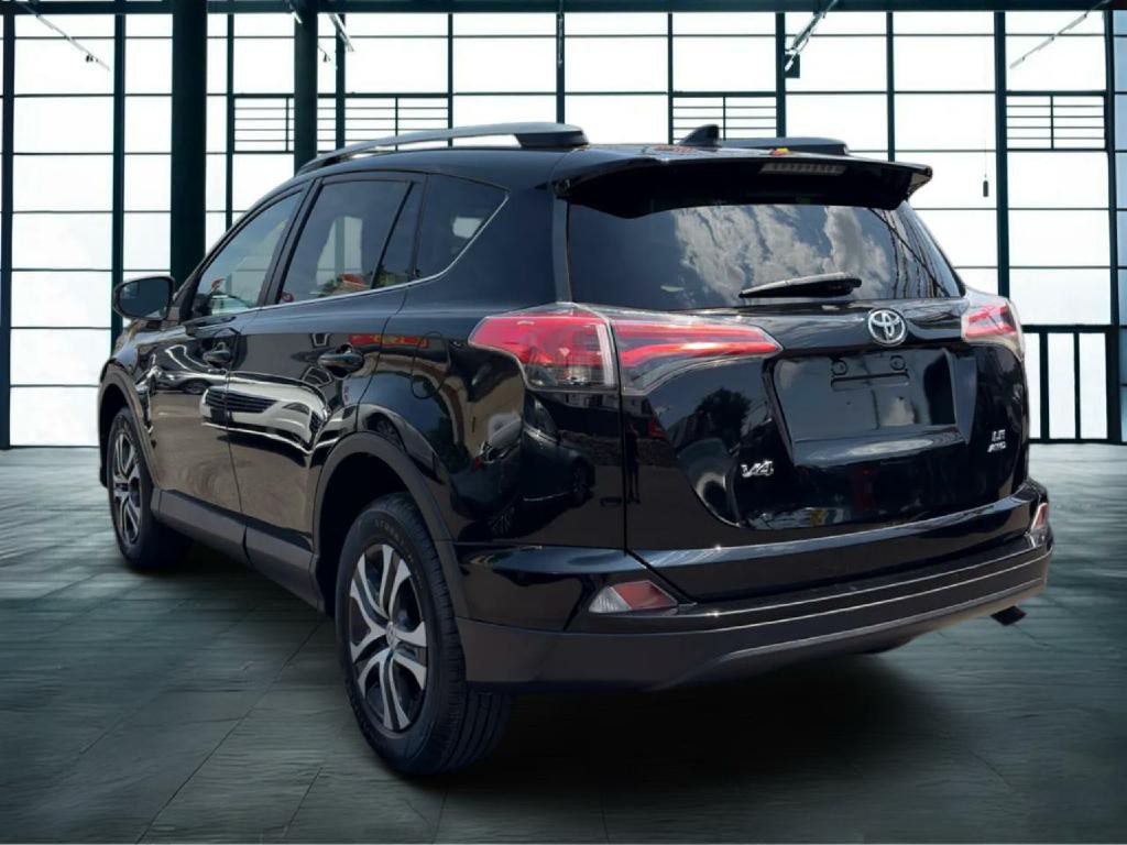 2017 Toyota Rav4 Image 4