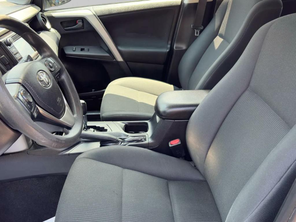 2017 Toyota Rav4 Image 8