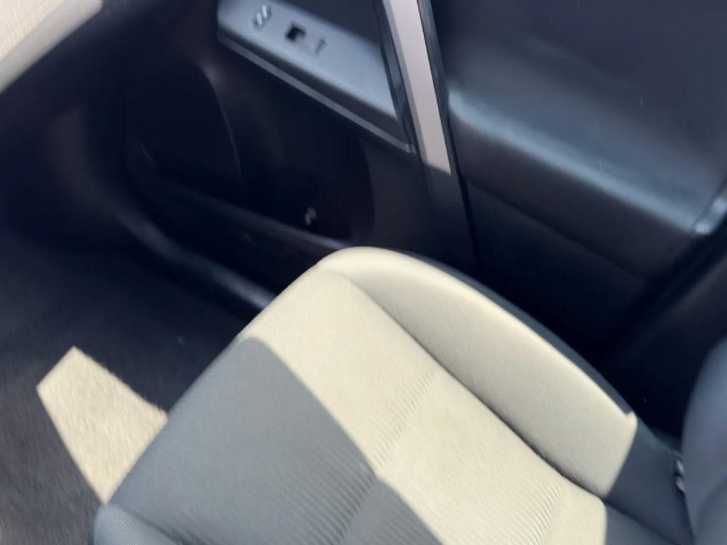 2017 Toyota Rav4 Image 11