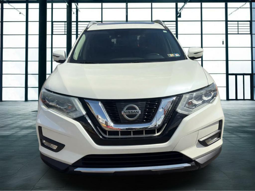 2017 Nissan Rogue Image 2