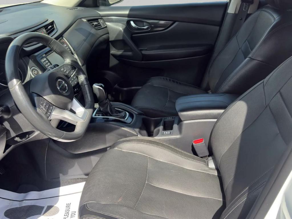 2017 Nissan Rogue Image 6