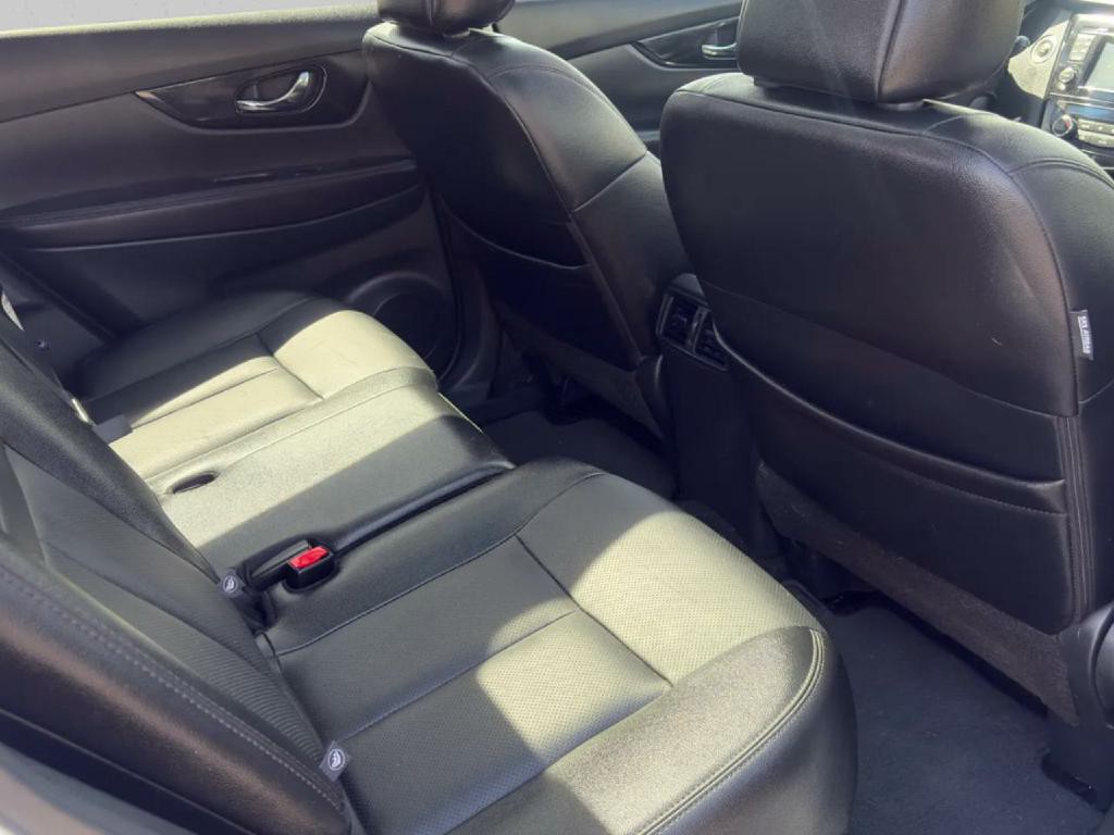 2017 Nissan Rogue Image 13