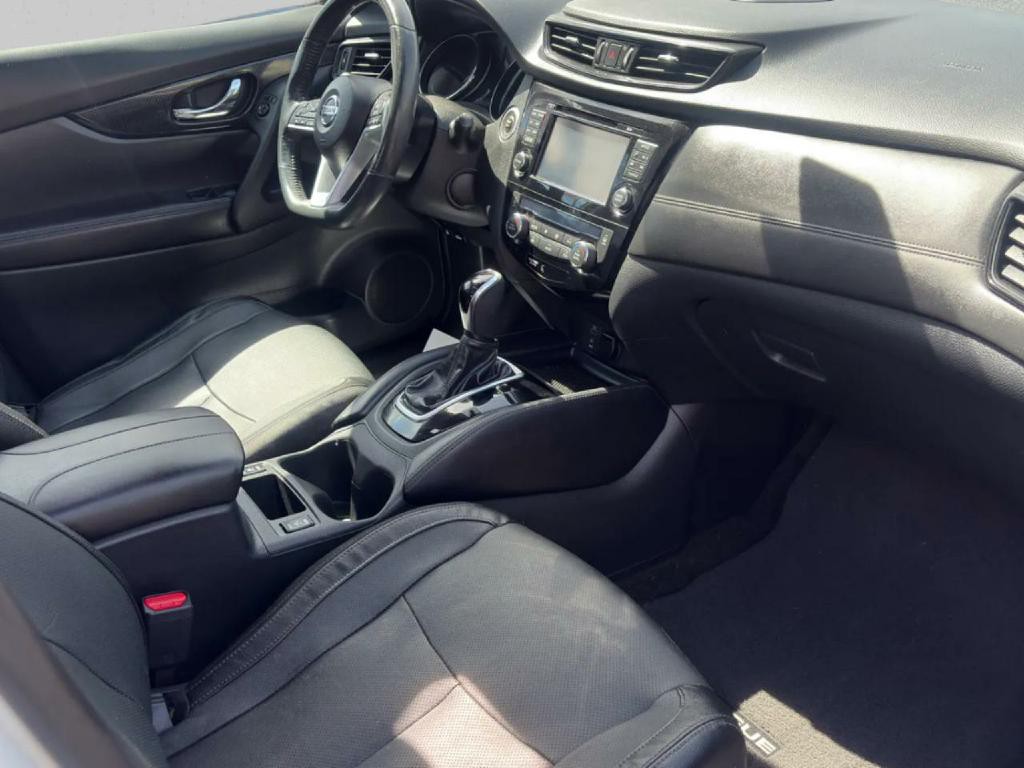 2017 Nissan Rogue Image 14