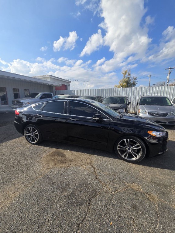 2020 Ford Fusion Image 3