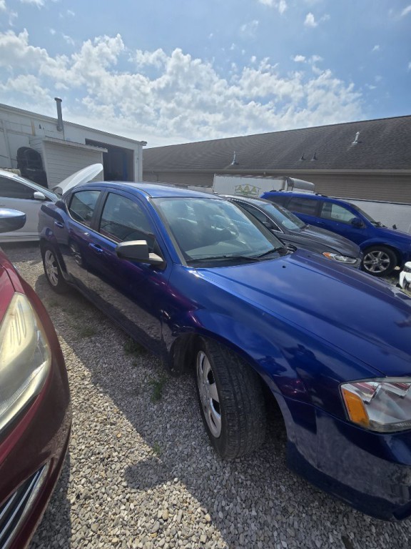 2013 Dodge Avenger Image 2
