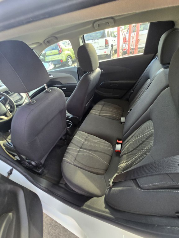 2015 Chevrolet Sonic Image 6