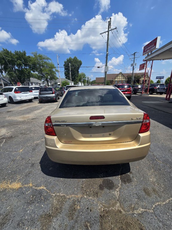 2005 Chevrolet Malibu Image 2