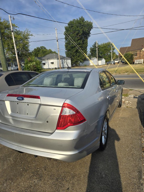 2011 Ford Fusion Image 2