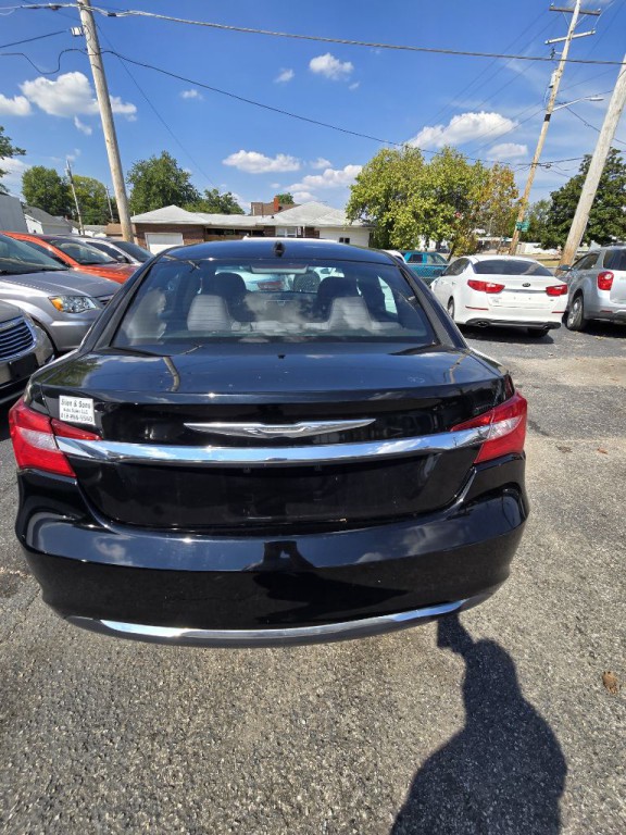 2014 Chrysler 200 Image 4