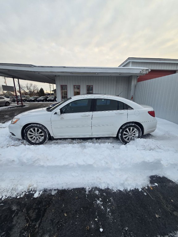 2012 Chrysler 200 Image 5