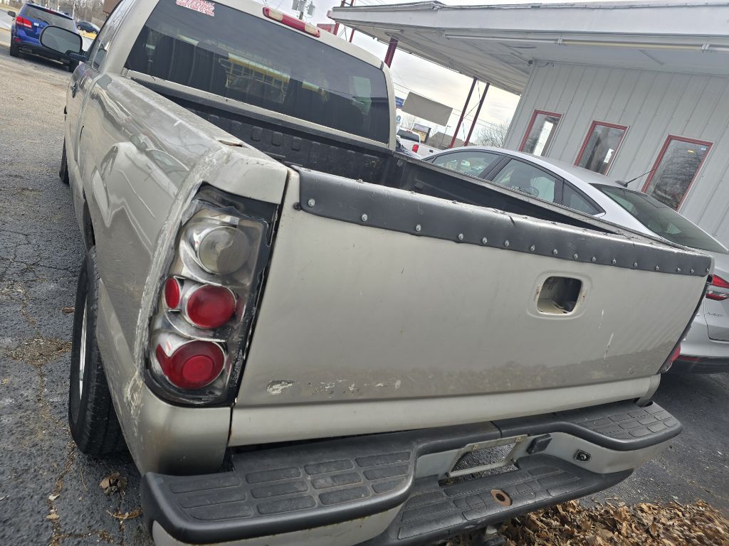 2003 Chevrolet Silverado 1500 Image 7