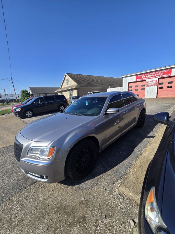 2014 Chrysler 300 Image 3