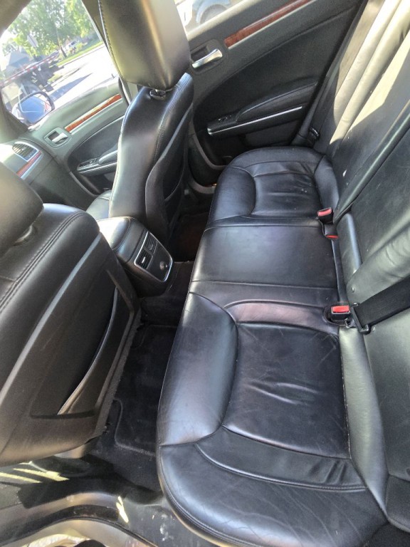 2014 Chrysler 300 Image 6