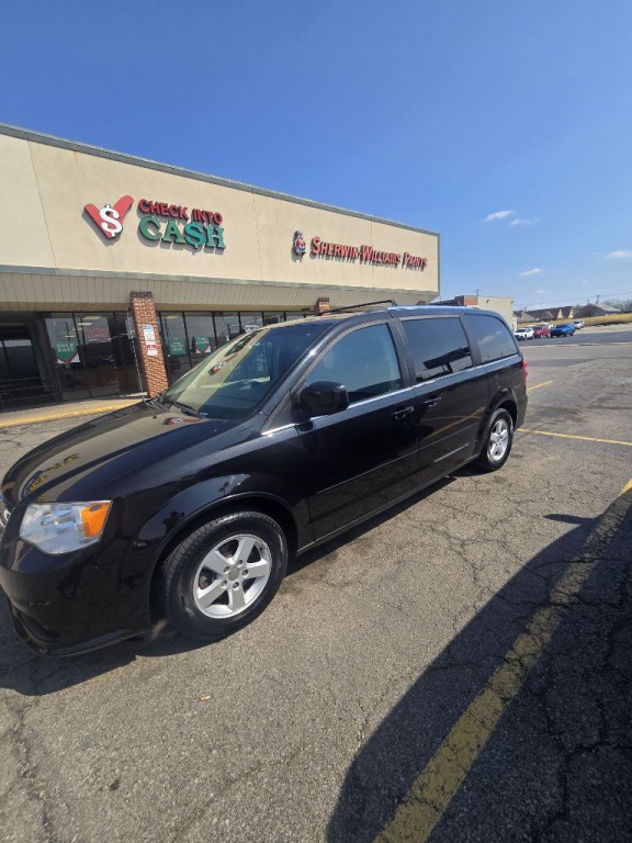 2011 Dodge Grand Caravan Image 2