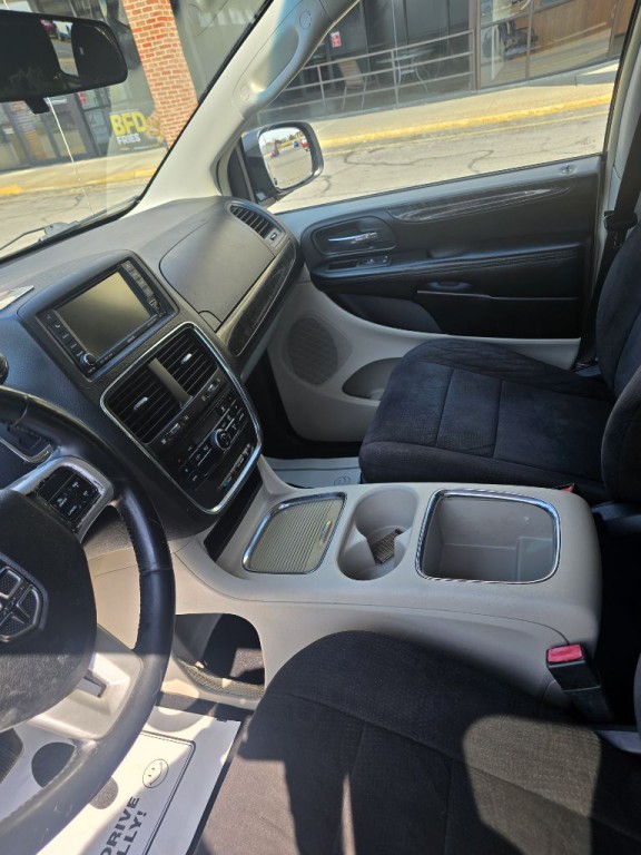 2011 Dodge Grand Caravan Image 5