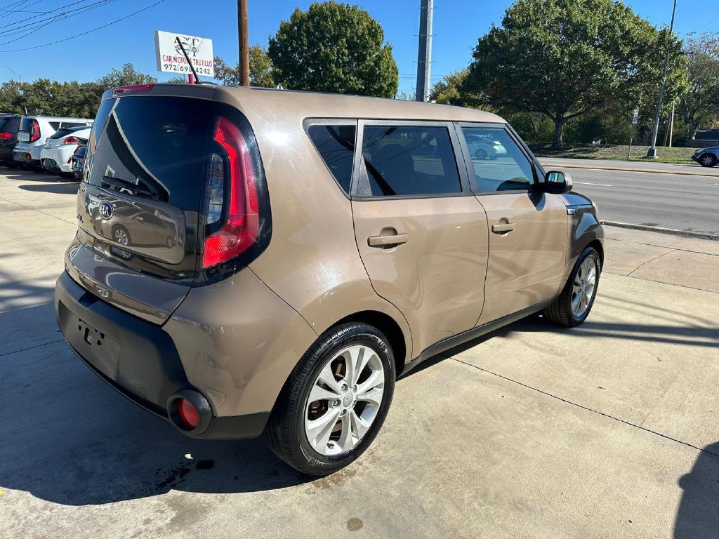 2015 Kia Soul Image 2