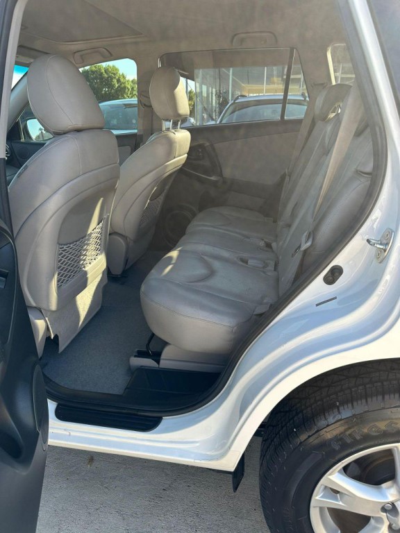 2011 Toyota Rav4 Image 2