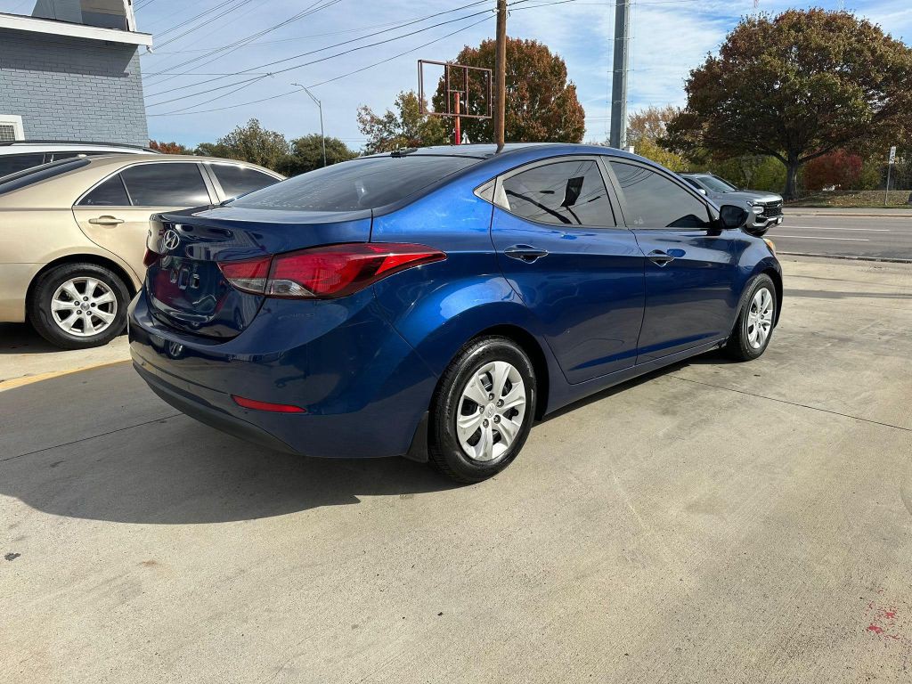 2016 Hyundai Elantra Image 4
