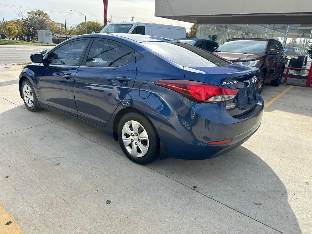 2016 Hyundai Elantra Image 7