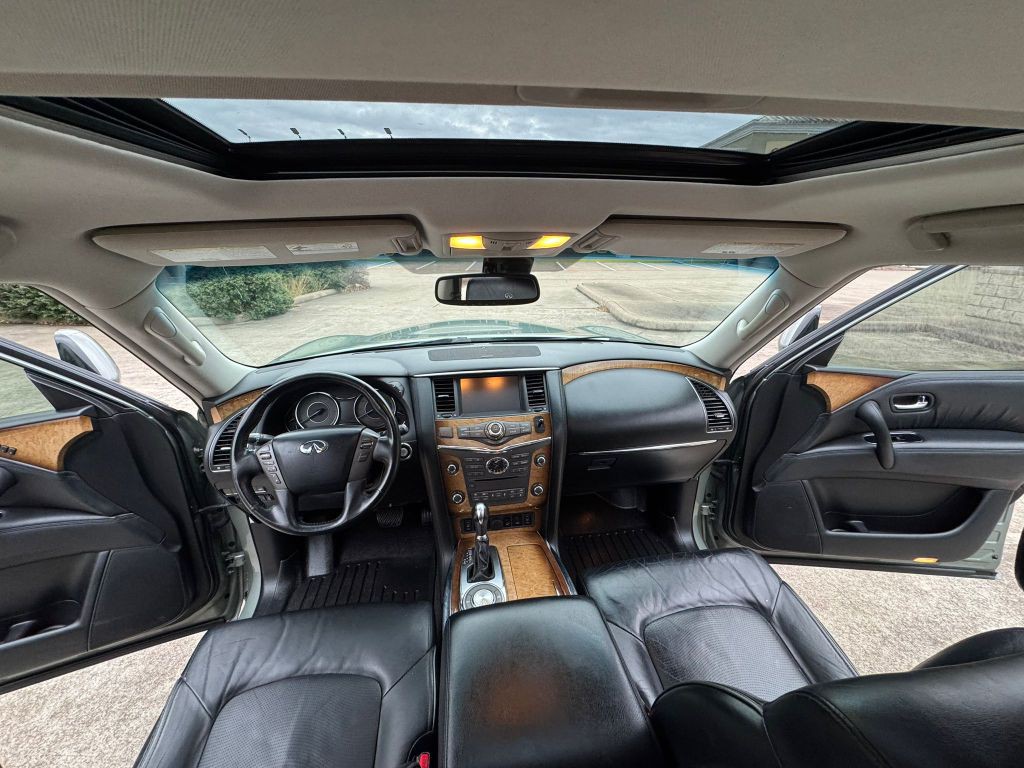 2012 INFINITI QX56 Image 17