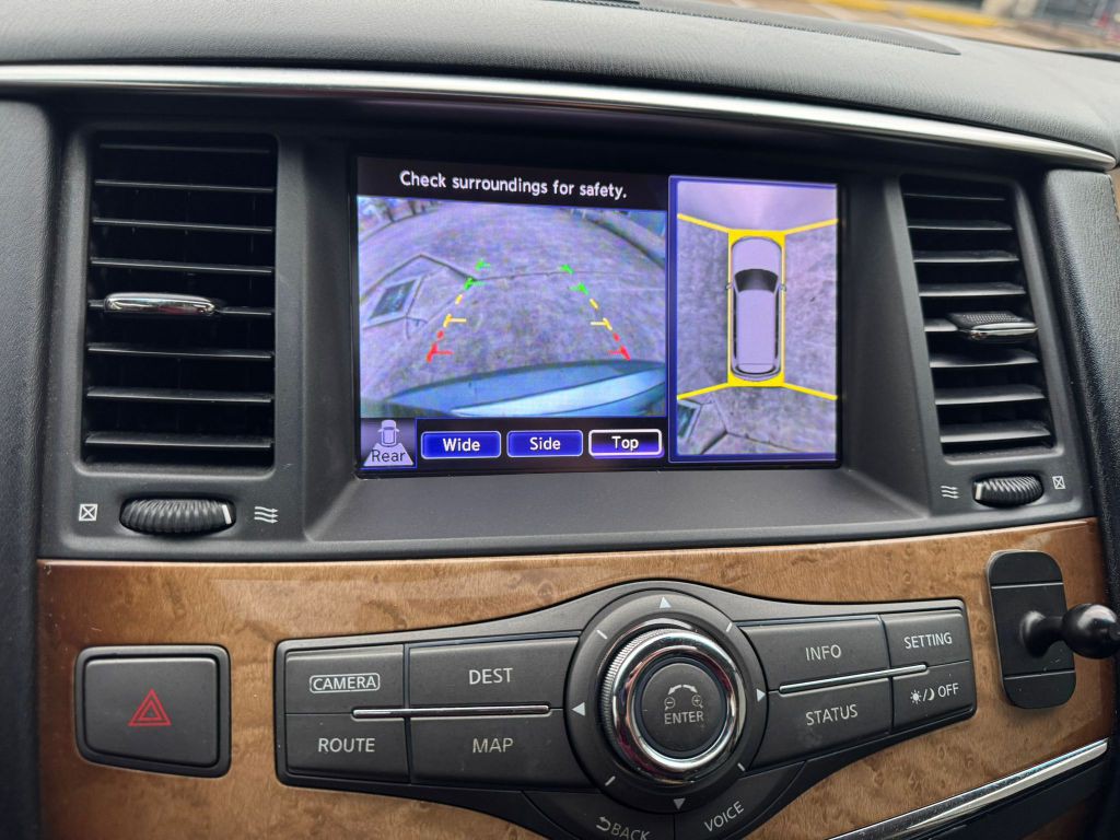 2012 INFINITI QX56 Image 19