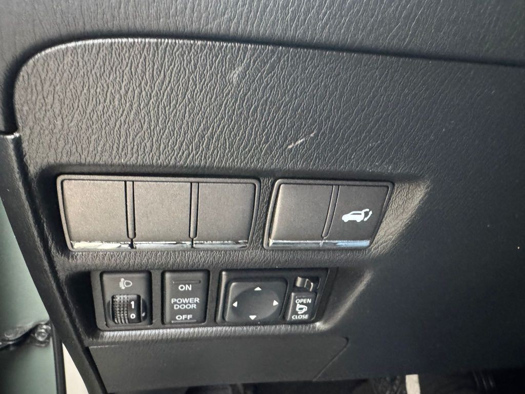 2012 INFINITI QX56 Image 20