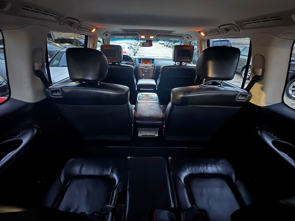 2012 INFINITI QX56 Image 25