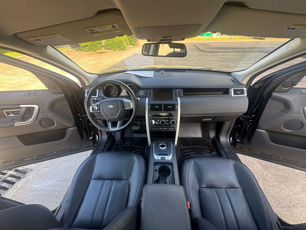 2017 Land Rover Discovery Sport Image 17